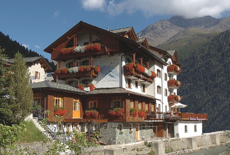 Hotel Residence Alberghi Nel Portale Della Valtellina Di Livigno Bormio ...